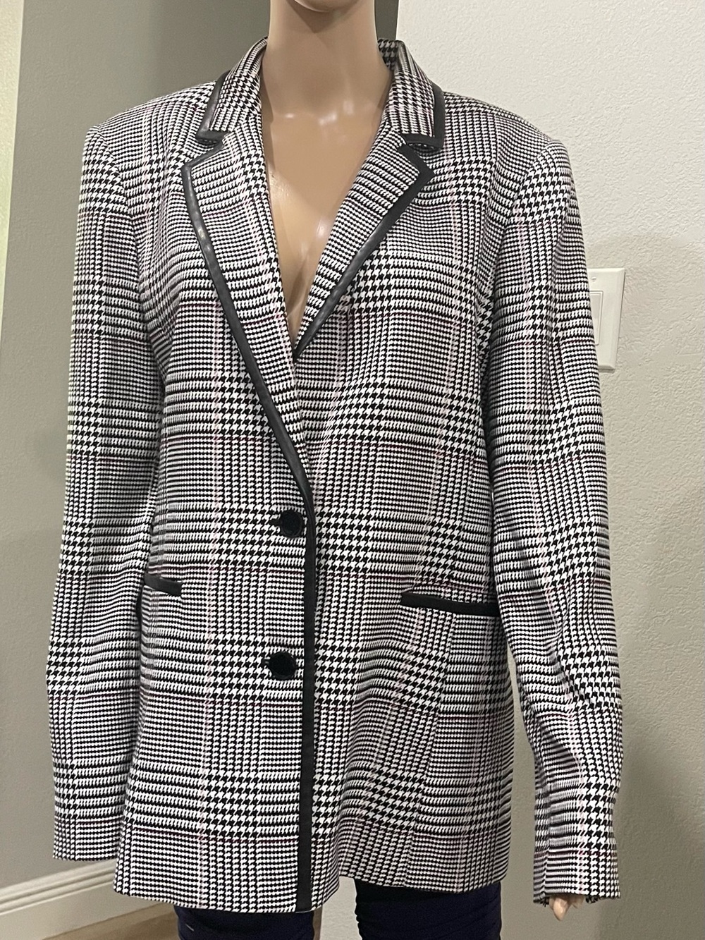 Karl Lagerfeld Black & White Glen Plaid Blazer sizing tag removed